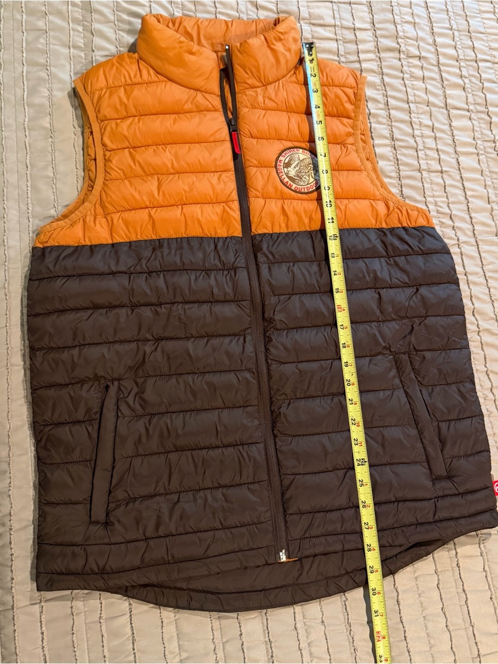 Magellan Shiner Bock Men’s Classic Fit Full Zip Puffer Vest Large L Orange Brown - Picture 8 of 8
